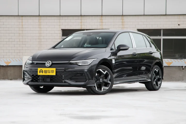 Volkswagen Golf 300TSI